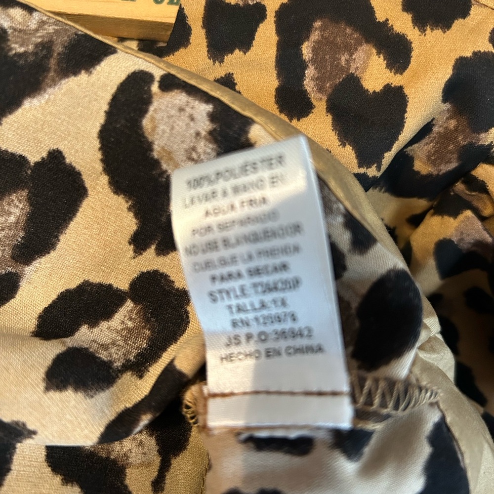 Leopard Top by Entro - Picture 5 of 6